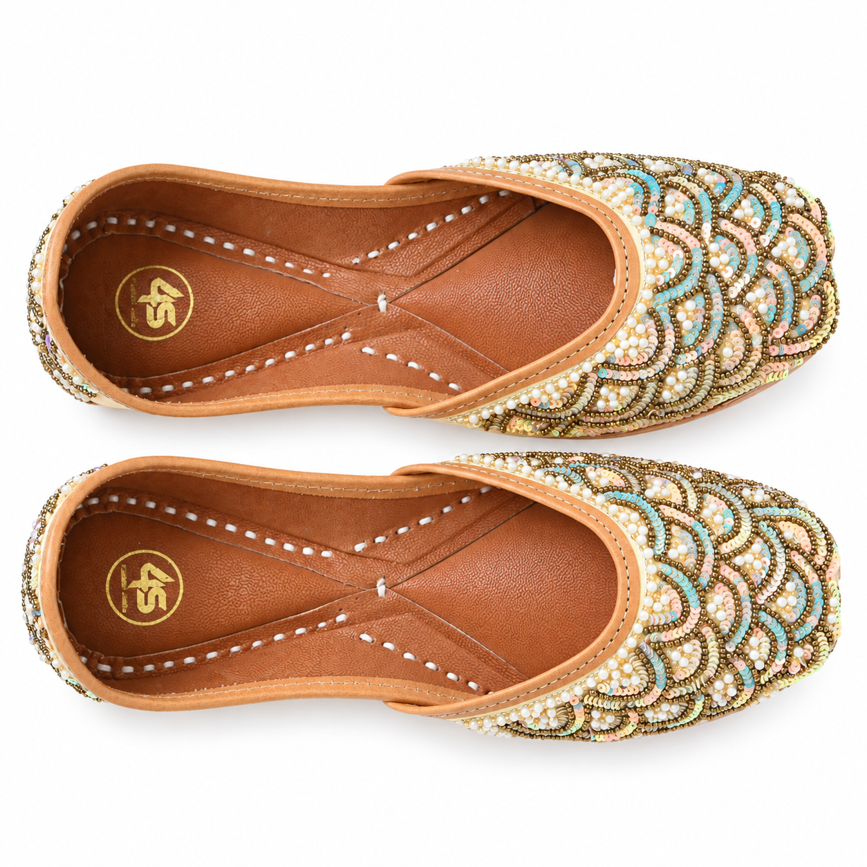 Noor Pearl Embellished Punjabi Jutti