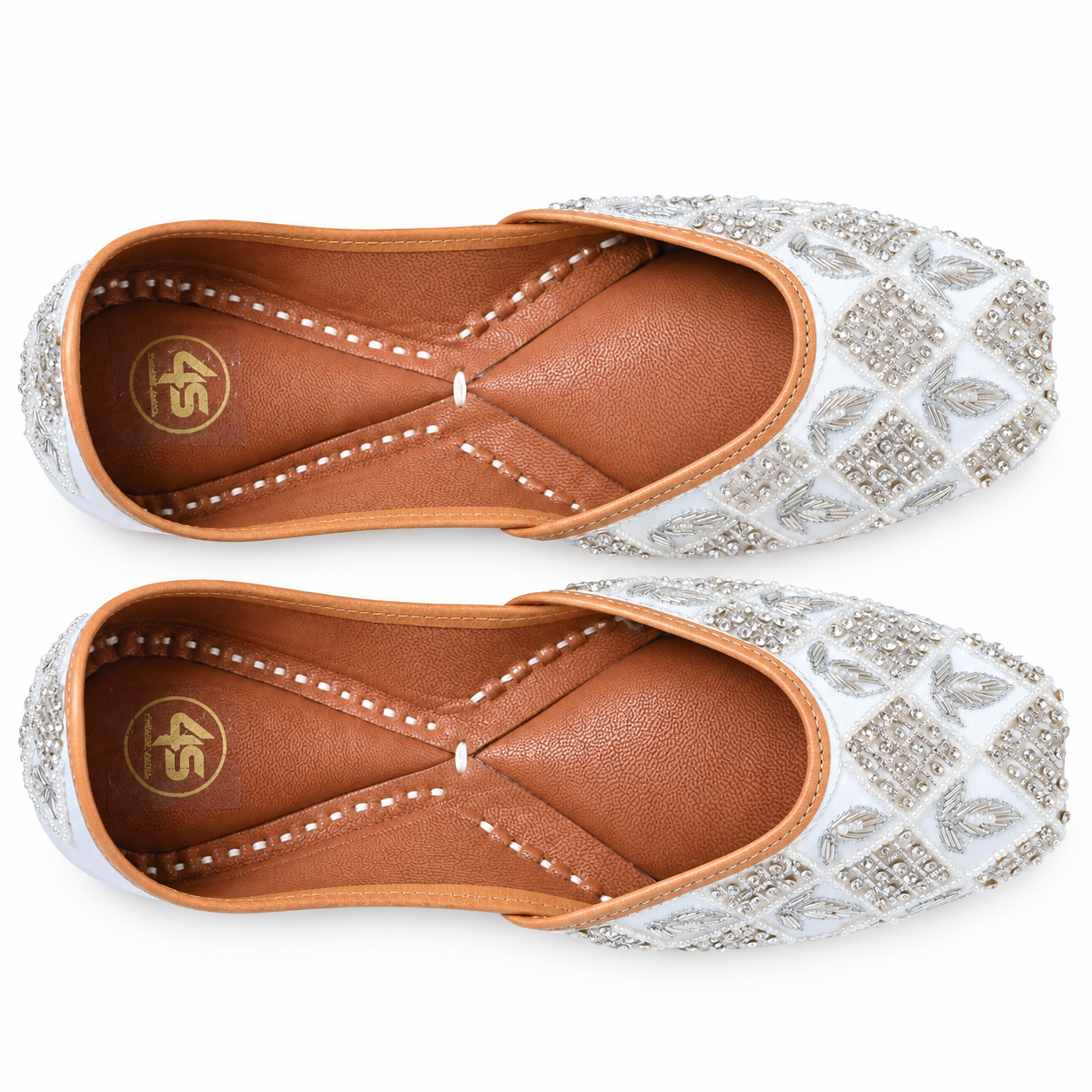 Chandni Silver Embellished Punjabi Jutti