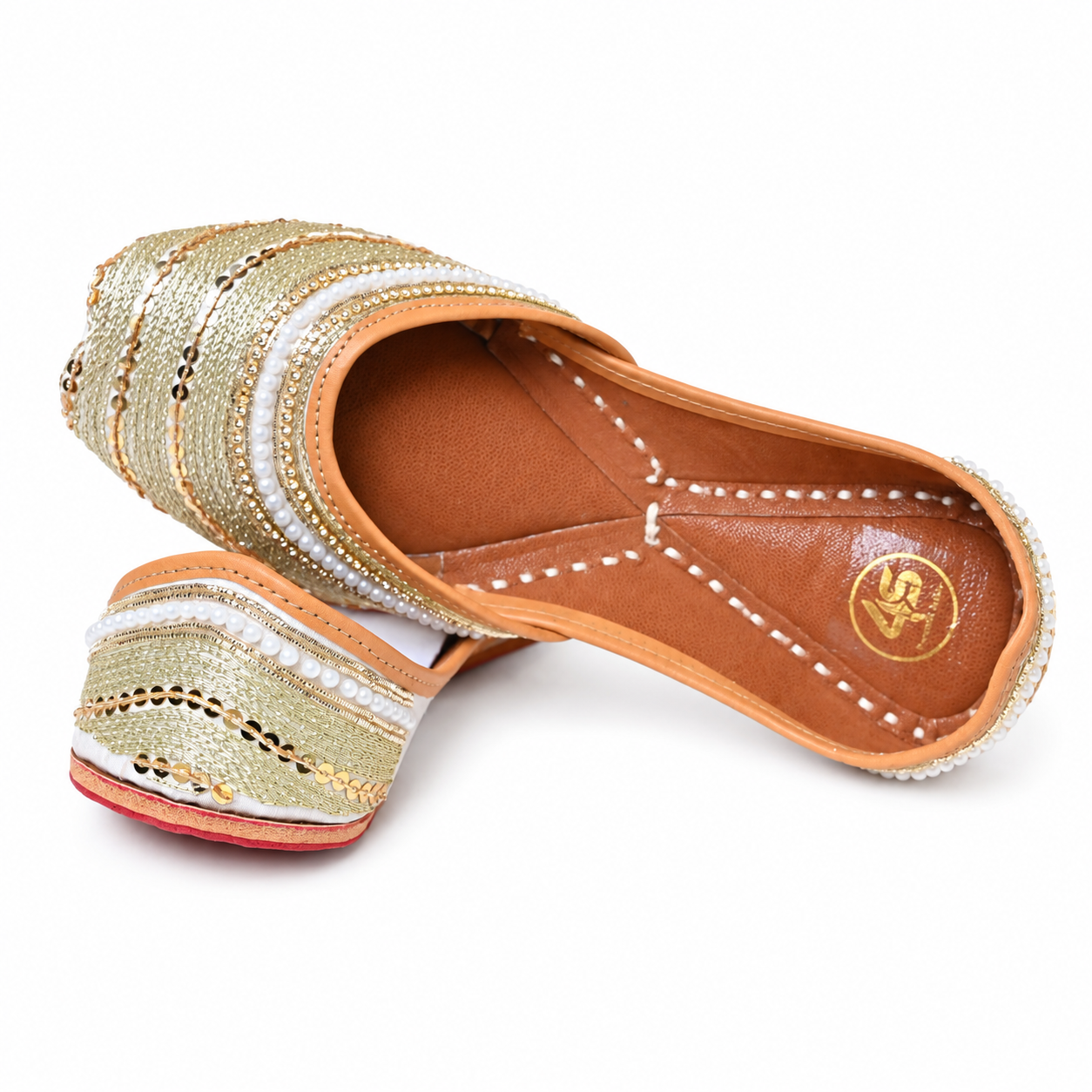 Sunehri Pearl Grace Punjabi Jutti